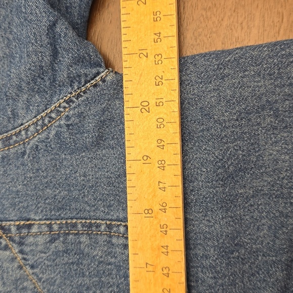 ANDREW & CO Women's M Classic Blue Denim Button Down Shirt - Picture 4 of 5